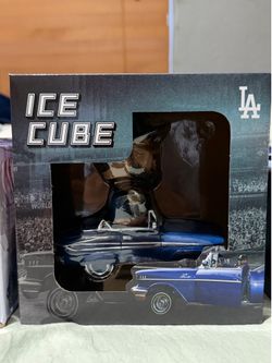 Ice cube bobblehead