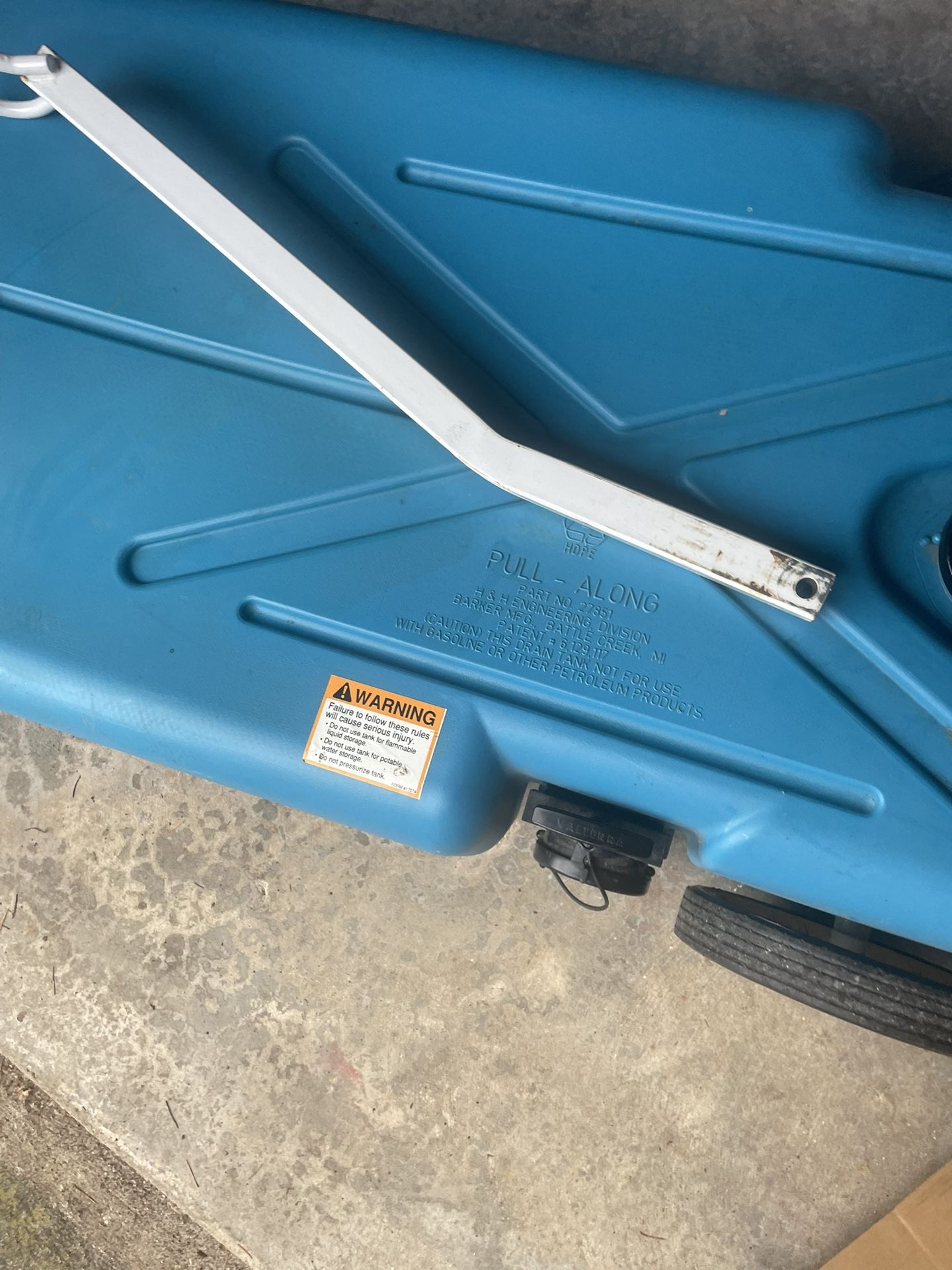 Portable Waste Tank 32 Gallon Tote-Along 4-Wheel 27844