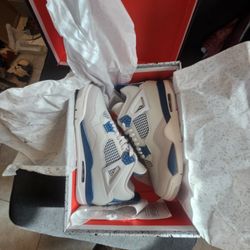 Air Jordan 4 Military Blue