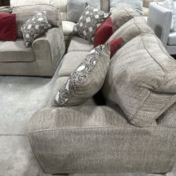 SOFA AND LOVESEAT GOOD CONDITION FREE DELIVERY 🚚 