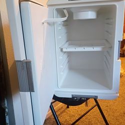 IGLOO KOOLMATE⚡40 POWERED COOLER/WARMER!!