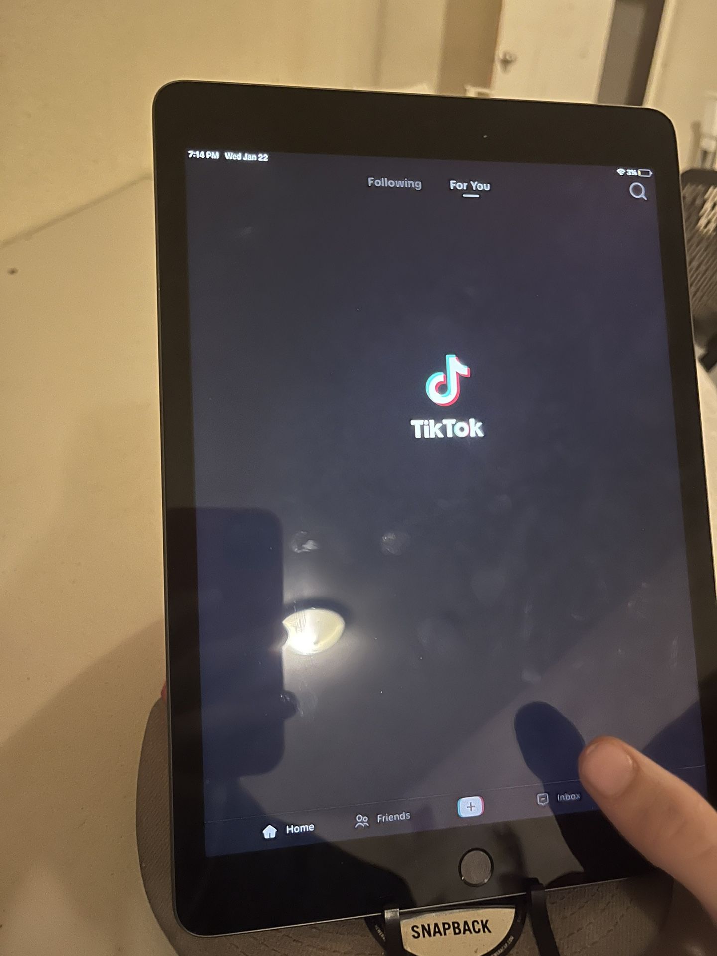 9th Gen 10.9 Inch