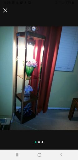 La.para De Piso. (Floor Lamp)