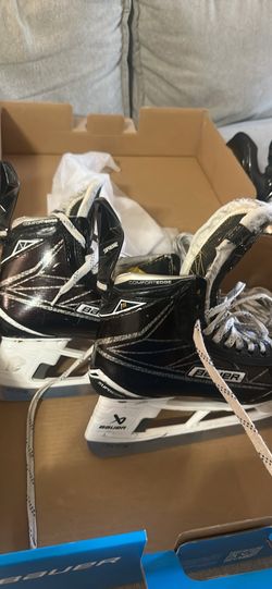 Size 7.5 Bauer supreme 1s pro hockey skate
