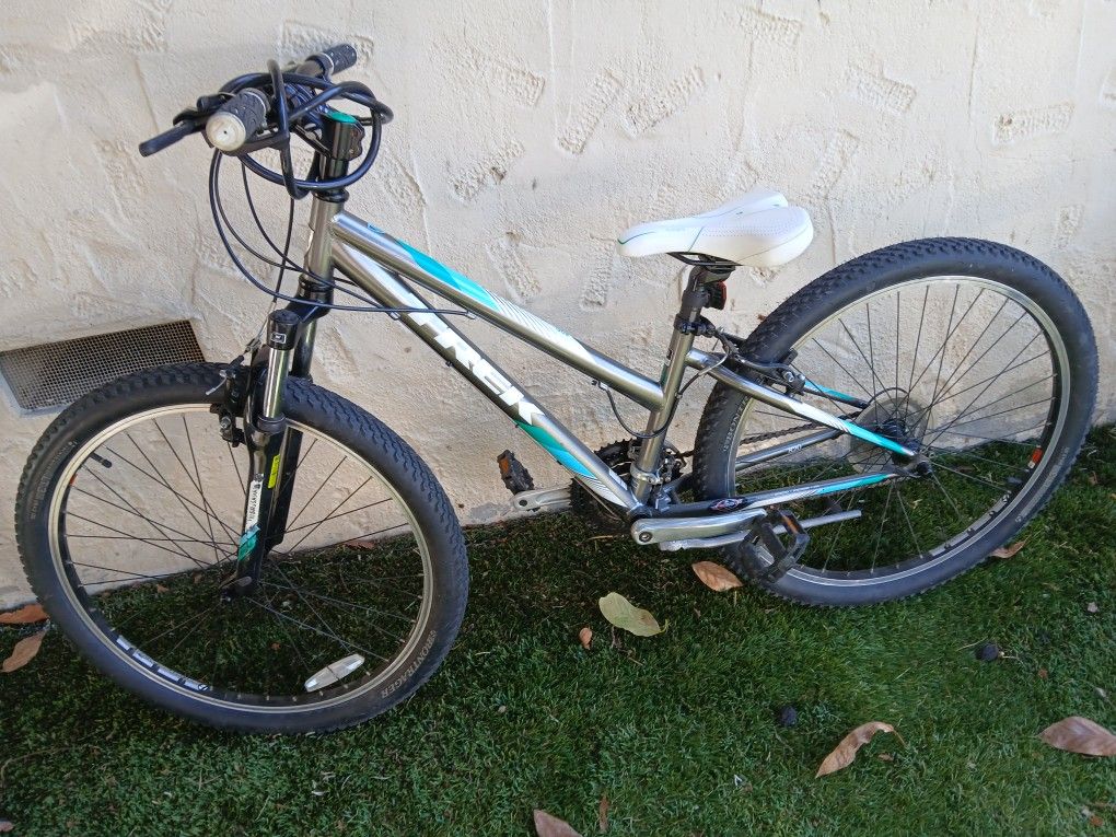 Trek Mountain Bike Lightweight Aluminum Frame