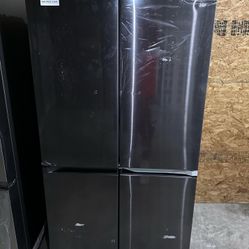 (FAMILY FRIENDLY) Extra-large capacity Smart 4-Door Flex™ refrigerator features the Beverage Center