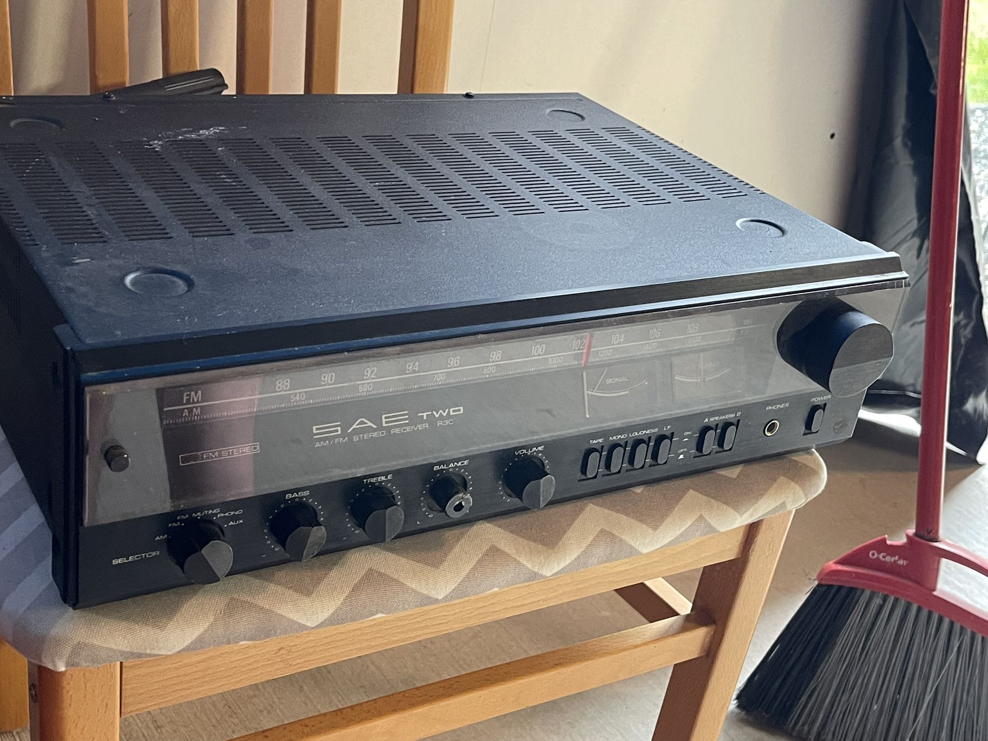 Vintage SAE TWO R3C Japan) Stereo Receiver (asis)