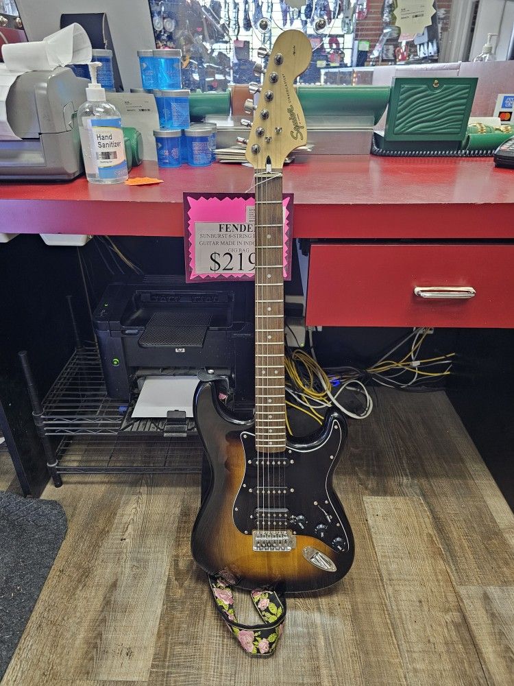 96091 Fender Stratocaster 6-String Sunburst Electric Guitar 582222