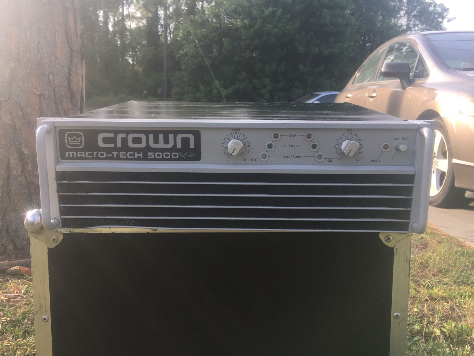 Crown macro tech 5000VZ power amplifier