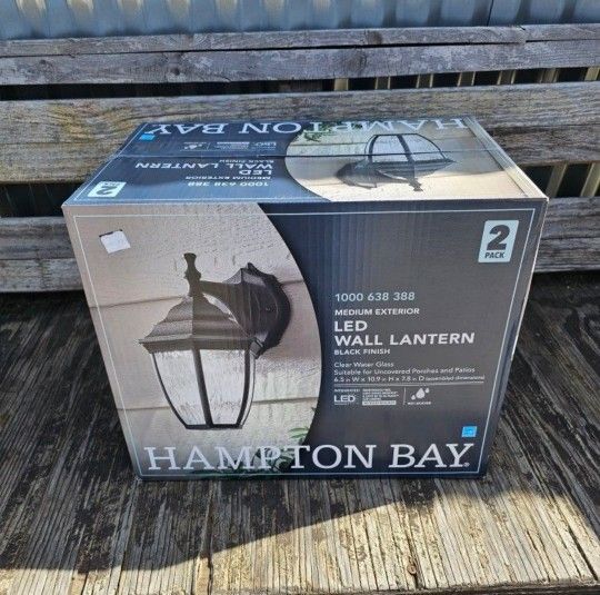 NEW HAMPTON BAY 2PACK MEDIUM EXTERIOR LED WALL LANTER BLACK FINISH 