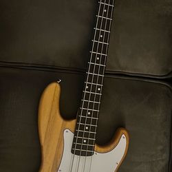 4 string bass (NEED IT GONE FAST)