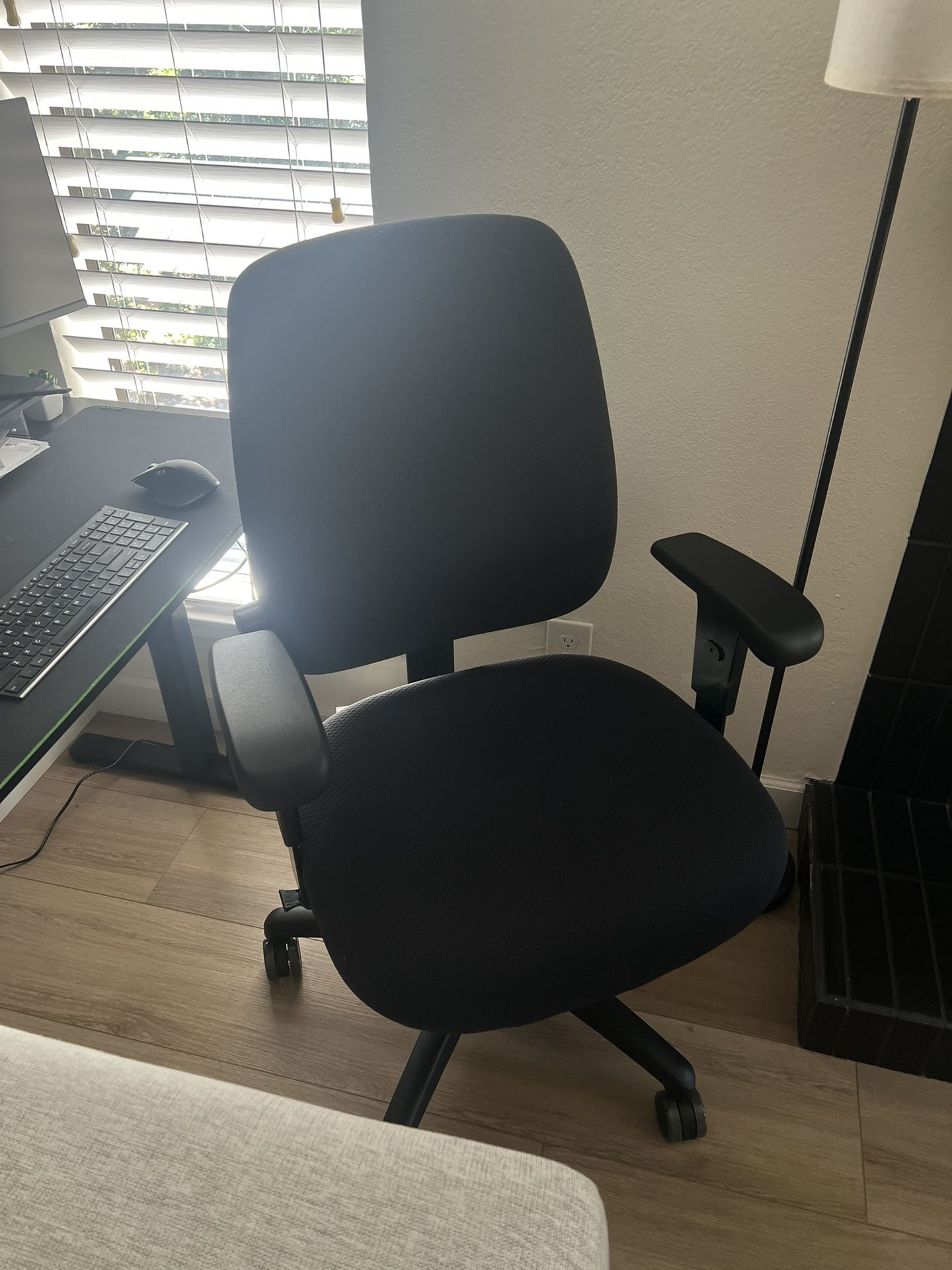 Ergonomic Cushioned Home Office Desk Chair