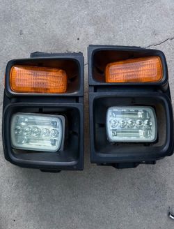 Front lights ford E150 2008