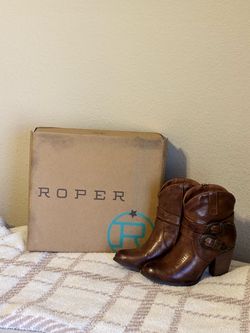 Women's Roper short faux leather boots - size 6