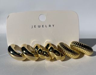 Brand New Elegant Gold Earrings
