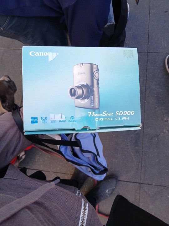 CANON POWERSHOT SD900 DIGITAL ELPH PERFECT