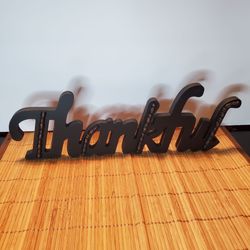 New Thankful decor in excellent condition