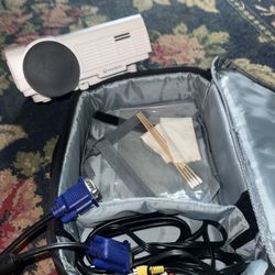 Vankyo Projector With Case & Cables 