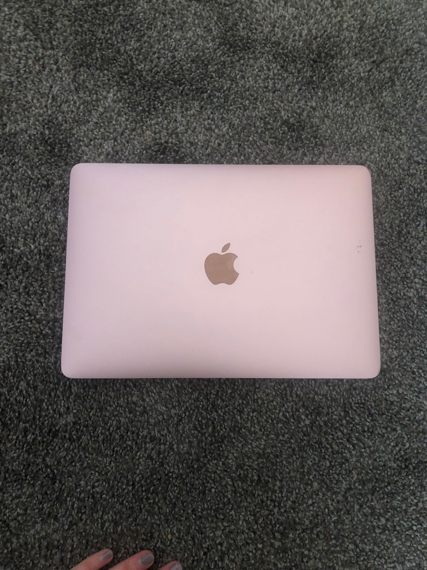 2017 Apple MacBook - 12" - 256 GB SSD - 8 GB RAM