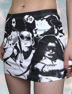 Black and white graphic print mini skirt