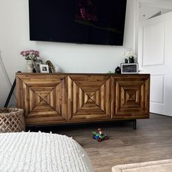Tv stand