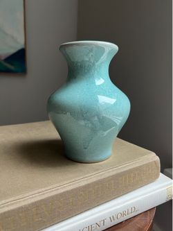 Small Accent Vase ( firm on price )
