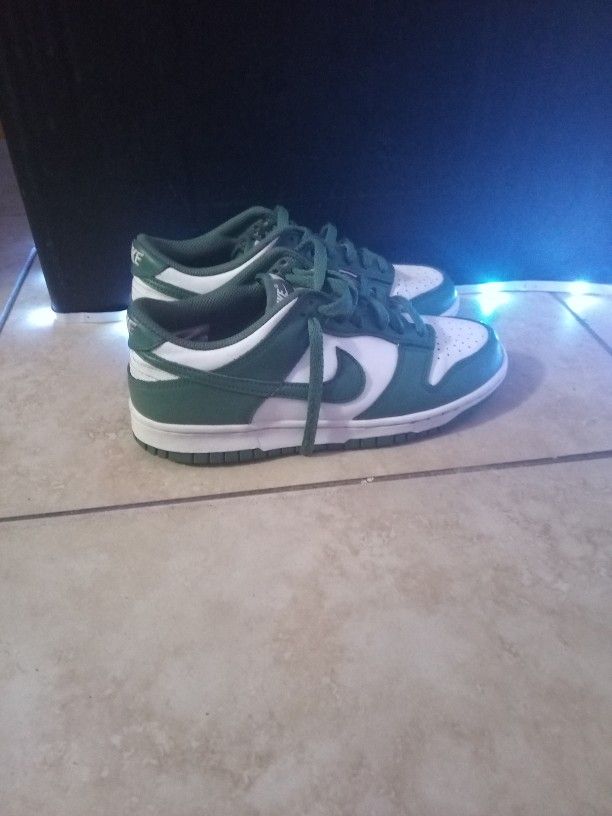 Nike Dunks Size 7y