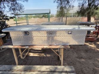 Truck toolbox ,  no key