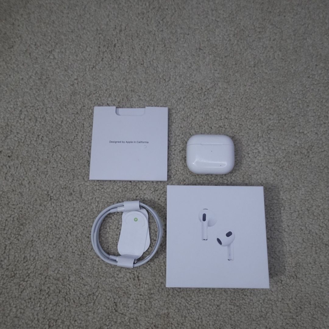 AIRPOD GENERATION 3 WITH MAGSAFE CHARGING CASE