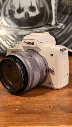 MINT Canon M50