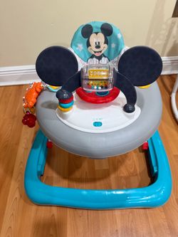 Baby walker adjustable height