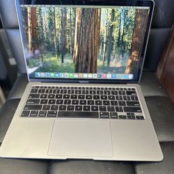 Macbook Air 13 nches- MacOS Sequoia