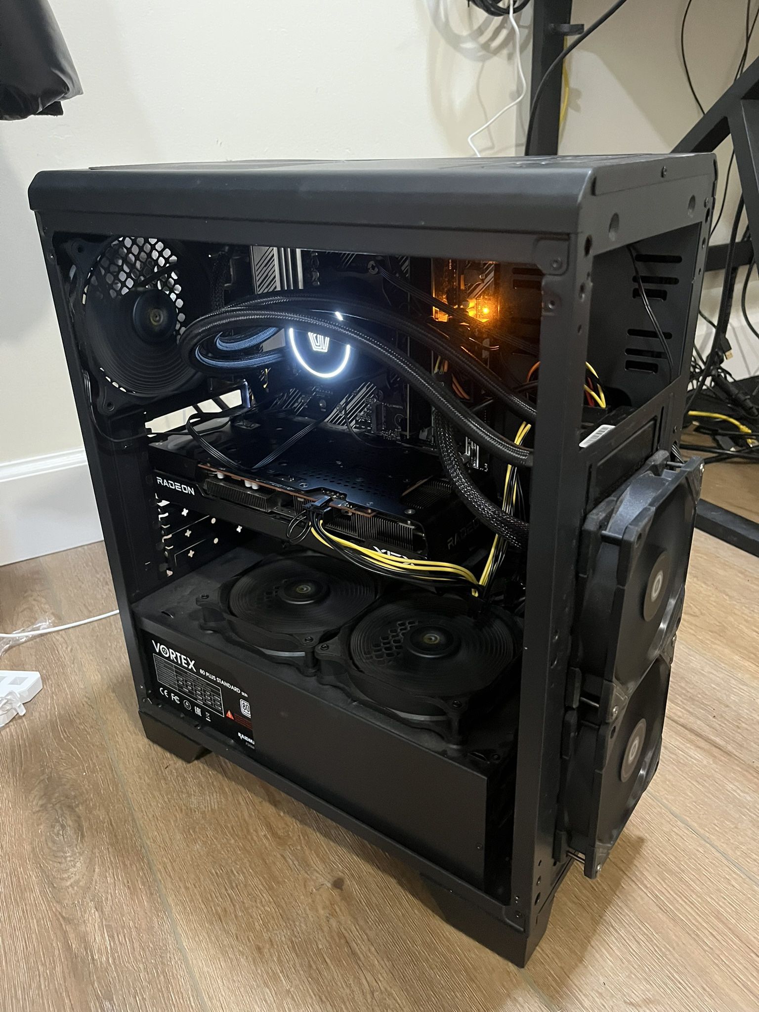 Gaming pc-/ Rx 7600/Ryzen 5/32 RAM/dual Ssd/ Win10