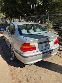 2005 BMW 325i