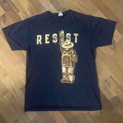 Smokey Bear Resist Graphic Tee Environmental Activist Shirt Gray Men’s medium