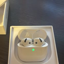 AirPod 4s