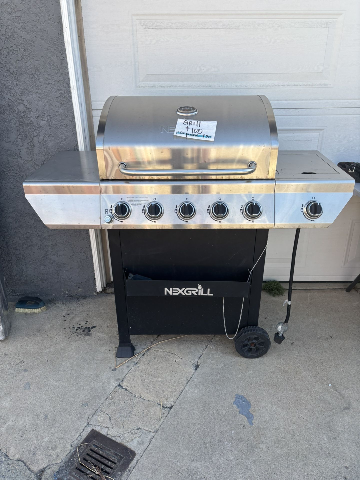 BBQ Propane Grill