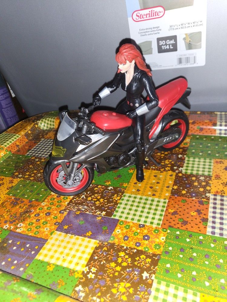 Marvel Legends Series 6" Black Widow with Motorcycle