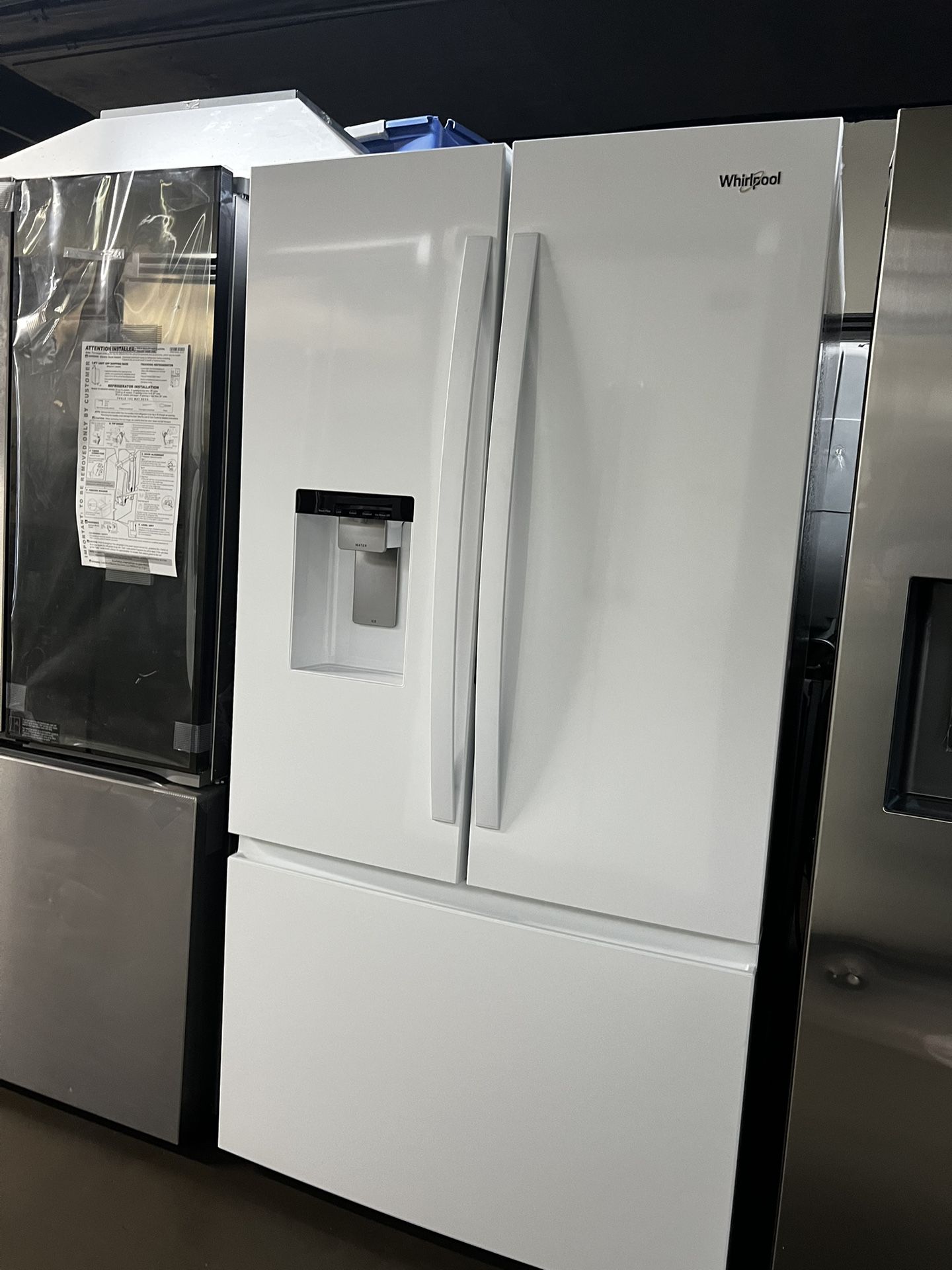 FLOOR MODEL WHIRLPOOL FRENCH STYLE REFRIGERATOR GLOSS WHITE