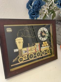 VINTAGE TRAIN CLOCK WORKS GREAT