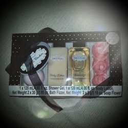 Brand New Bath Gift Set