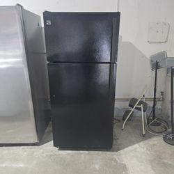 Kenmore Black Refrigerator 18cuft