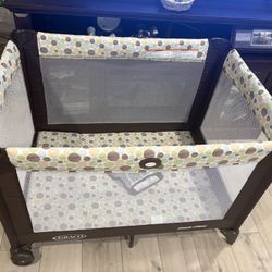 GRACO pack and play