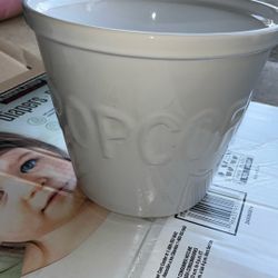 Popcorn white bowl