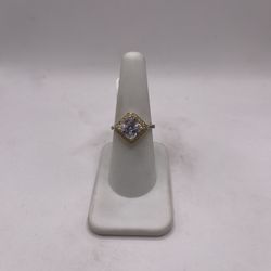 14kt Gold Engagement Style Ring w/ Square Design 