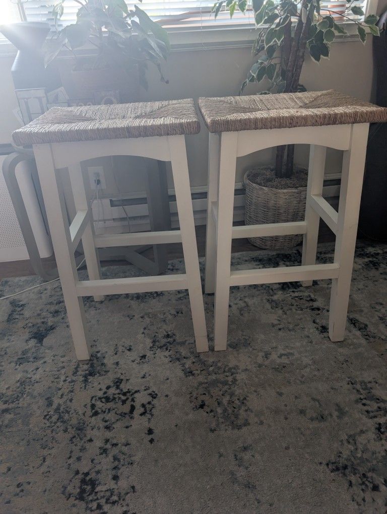 2 Cute Bamboo Bar Stools