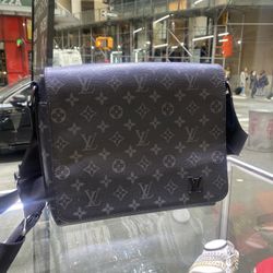 Authenticated Used LOUIS VUITTON Louis Vuitton District PM