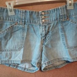 Old Navy Jean Short Shorts Sz  4 $10 MPU SERIOUS INQUIRIES ONLY 