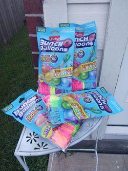 420 water balloons. Buncho balloons. Fills up in 60 seconds. All for $20