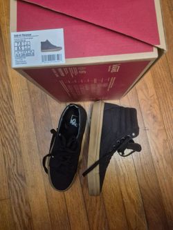 Shoes 7 mens NEW $40 OBO